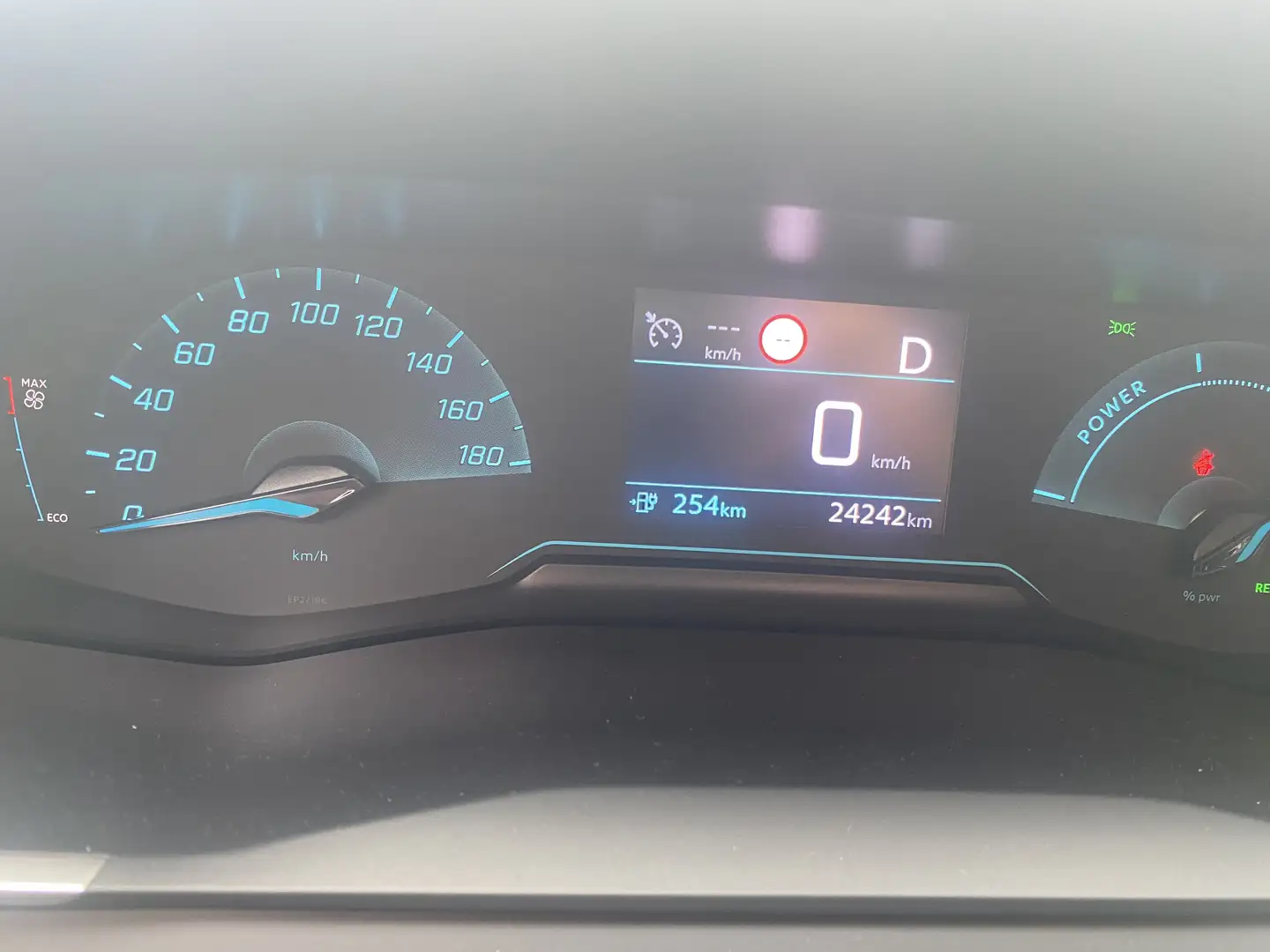Peugeot e-2008 2008 Active Navi,CAM,SHZ,GARANTIE Weiß - 1