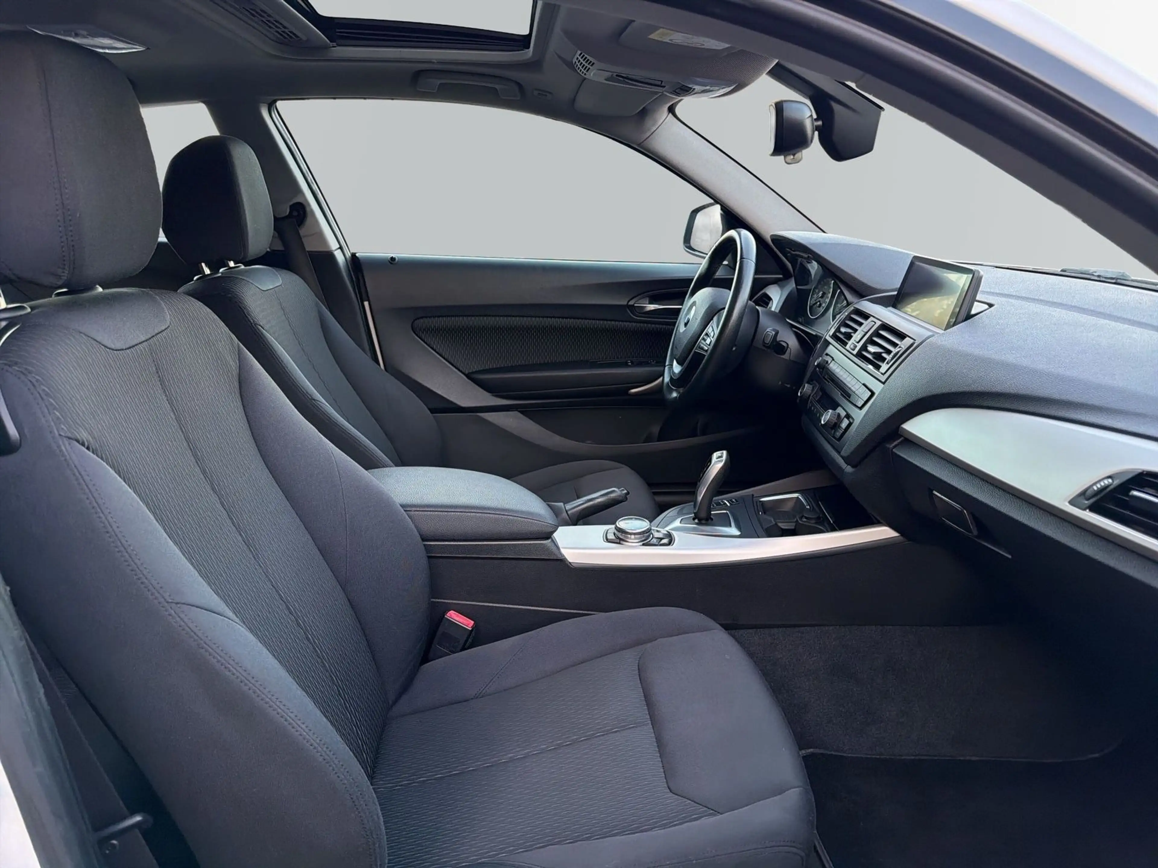 BMW 118 i TEMPO*SCHIEBEDACH*XENON*SHZ — photo 8