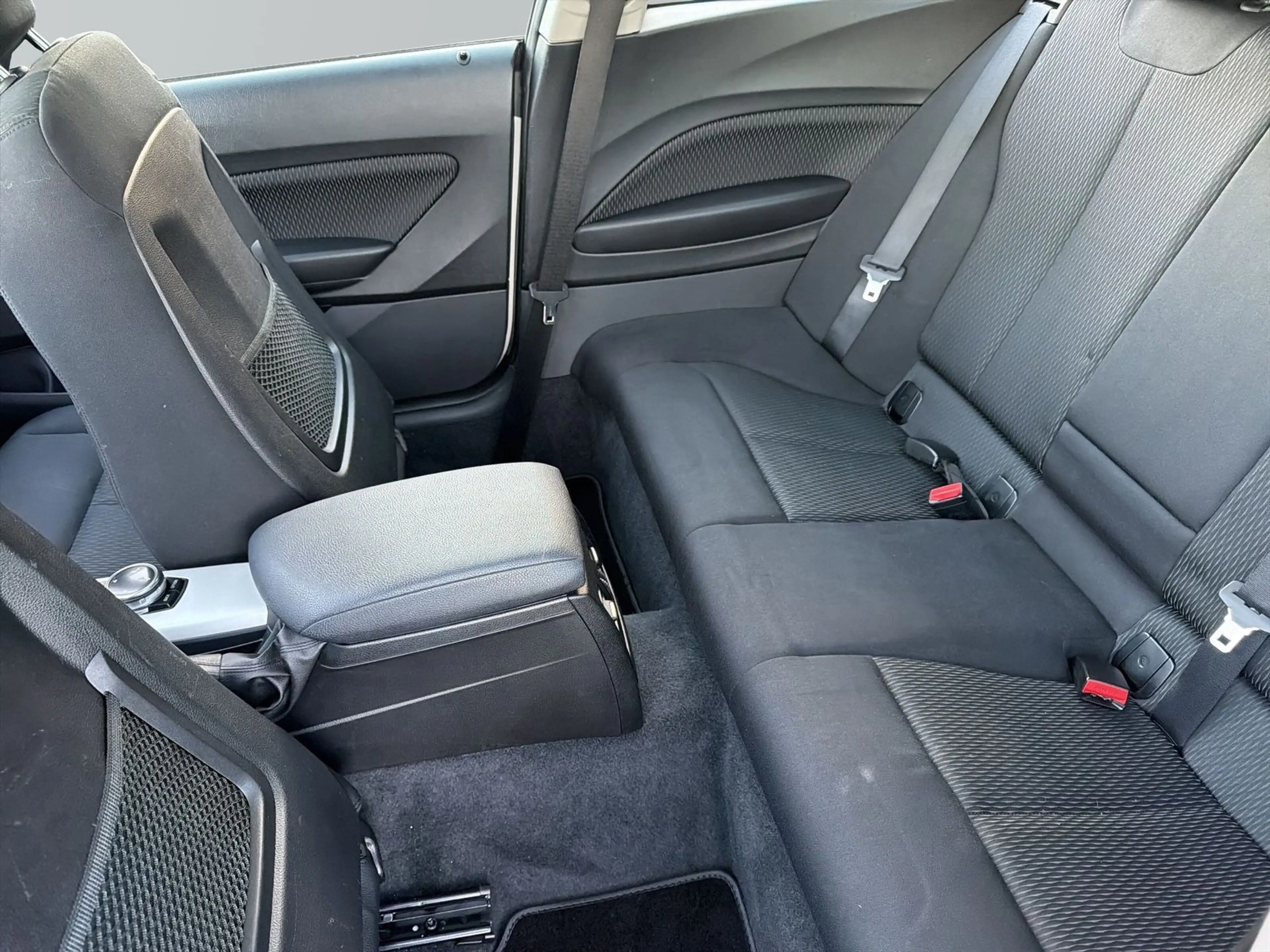 BMW 118 i TEMPO*SCHIEBEDACH*XENON*SHZ — photo 10