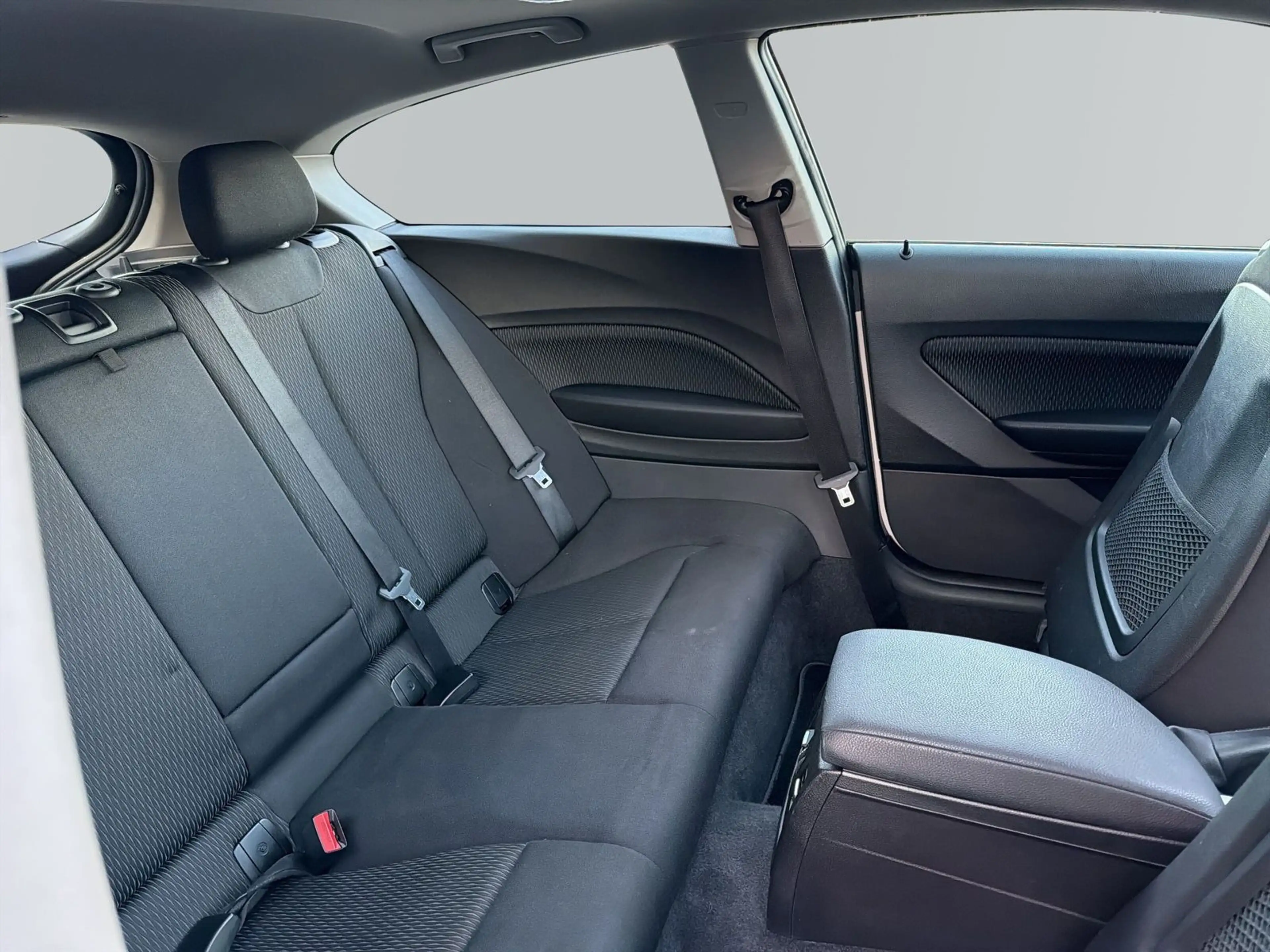 BMW 118 i TEMPO*SCHIEBEDACH*XENON*SHZ — photo 11