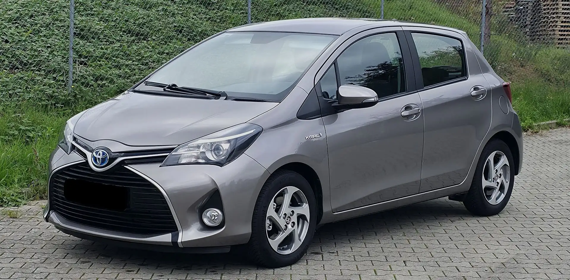 Toyota Yaris Yaris Hybrid  Automatik 1.Hand Navi Alu Kamera Bronze - 1