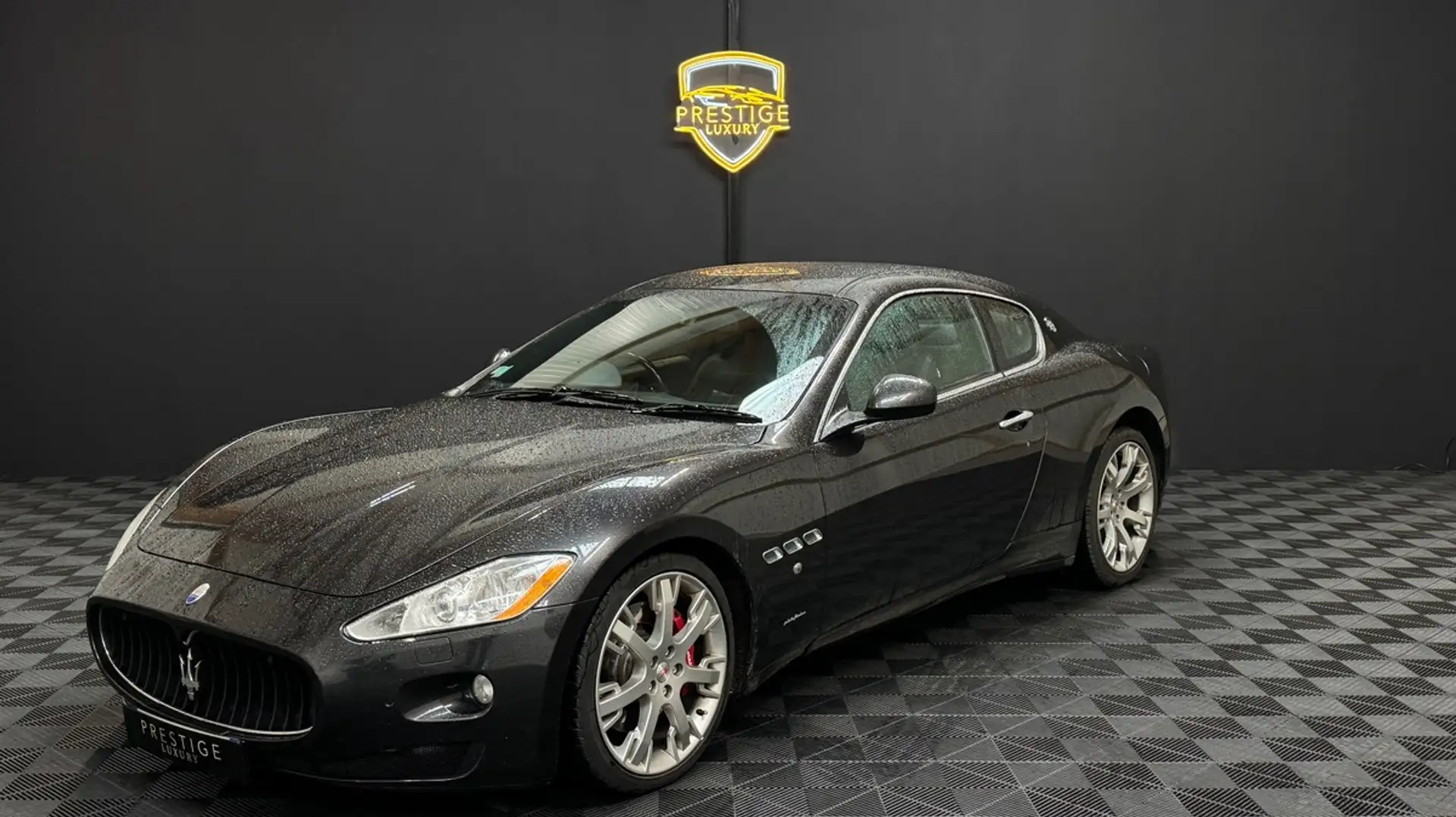 Maserati GranTurismo 4.7 V8 440CH Gris - 1