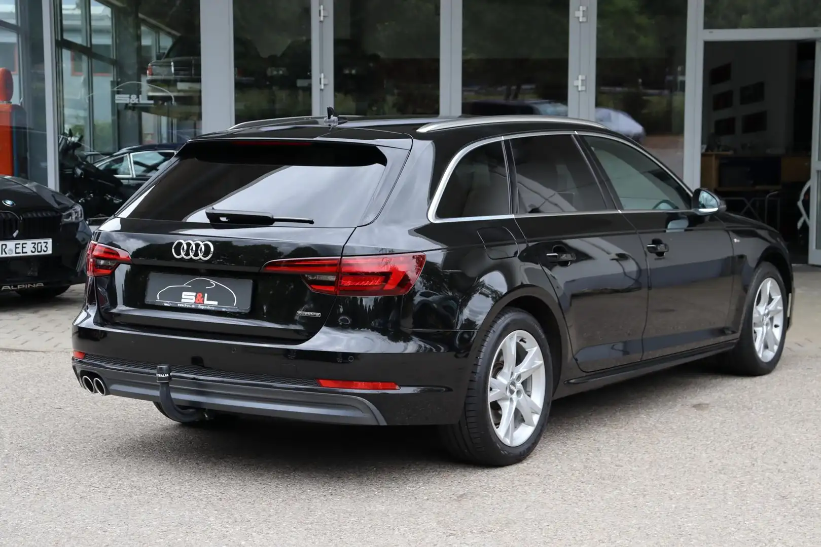 Audi A4 Avant sport 3.0TDI quattro/Virtual/Matrix/AHK Schwarz - 2