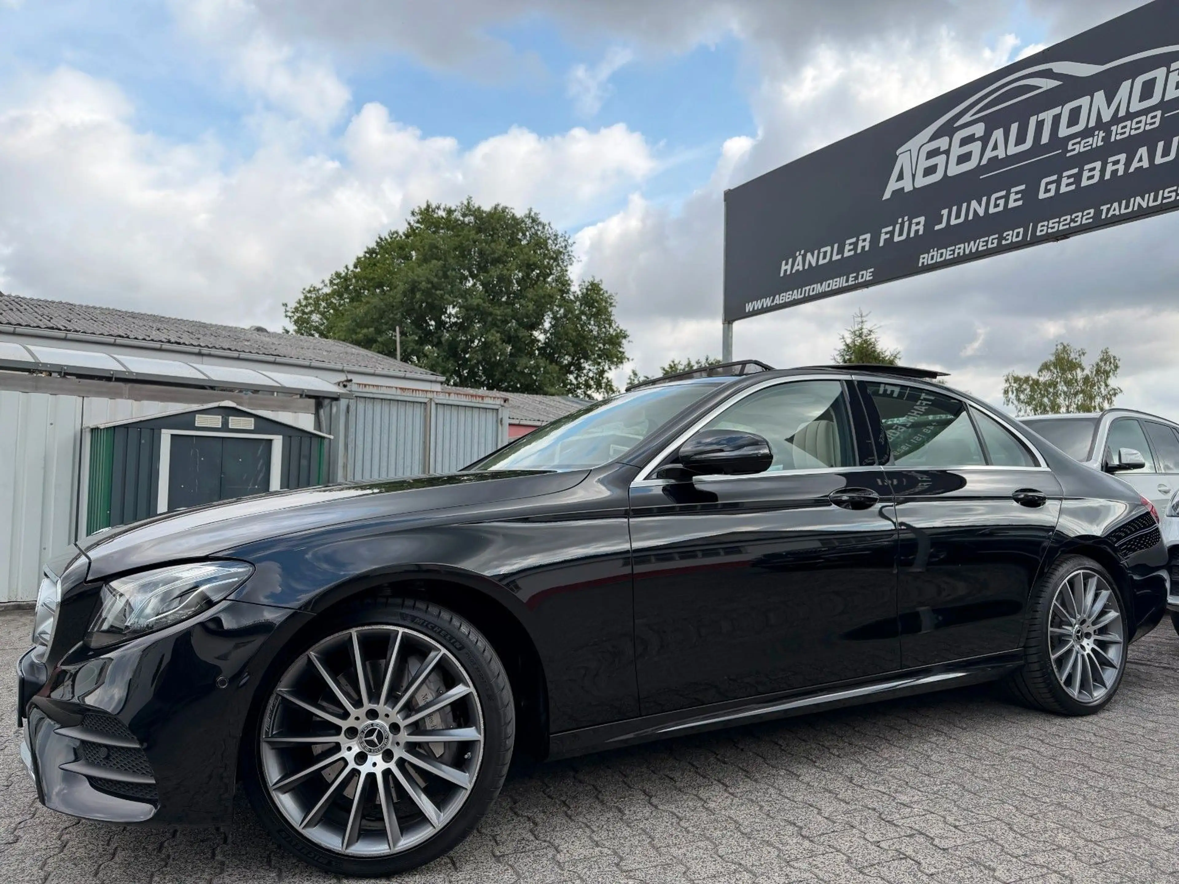 Mercedes-Benz E 450 4M AMG PANO*Massage*Sitzkl*SoftCl*Burm*HUD — photo 11