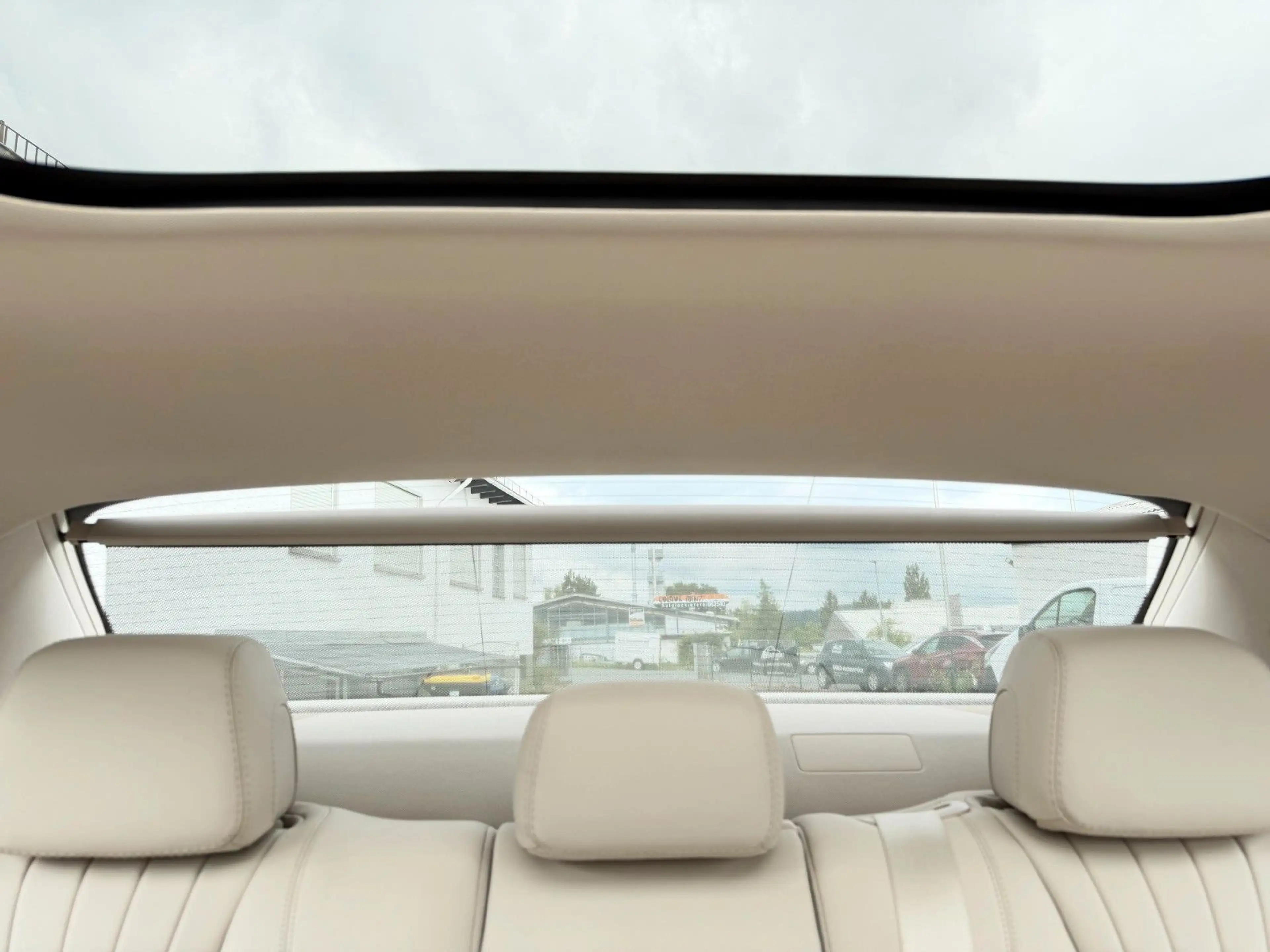 Mercedes-Benz E 450 4M AMG PANO*Massage*Sitzkl*SoftCl*Burm*HUD — photo 12
