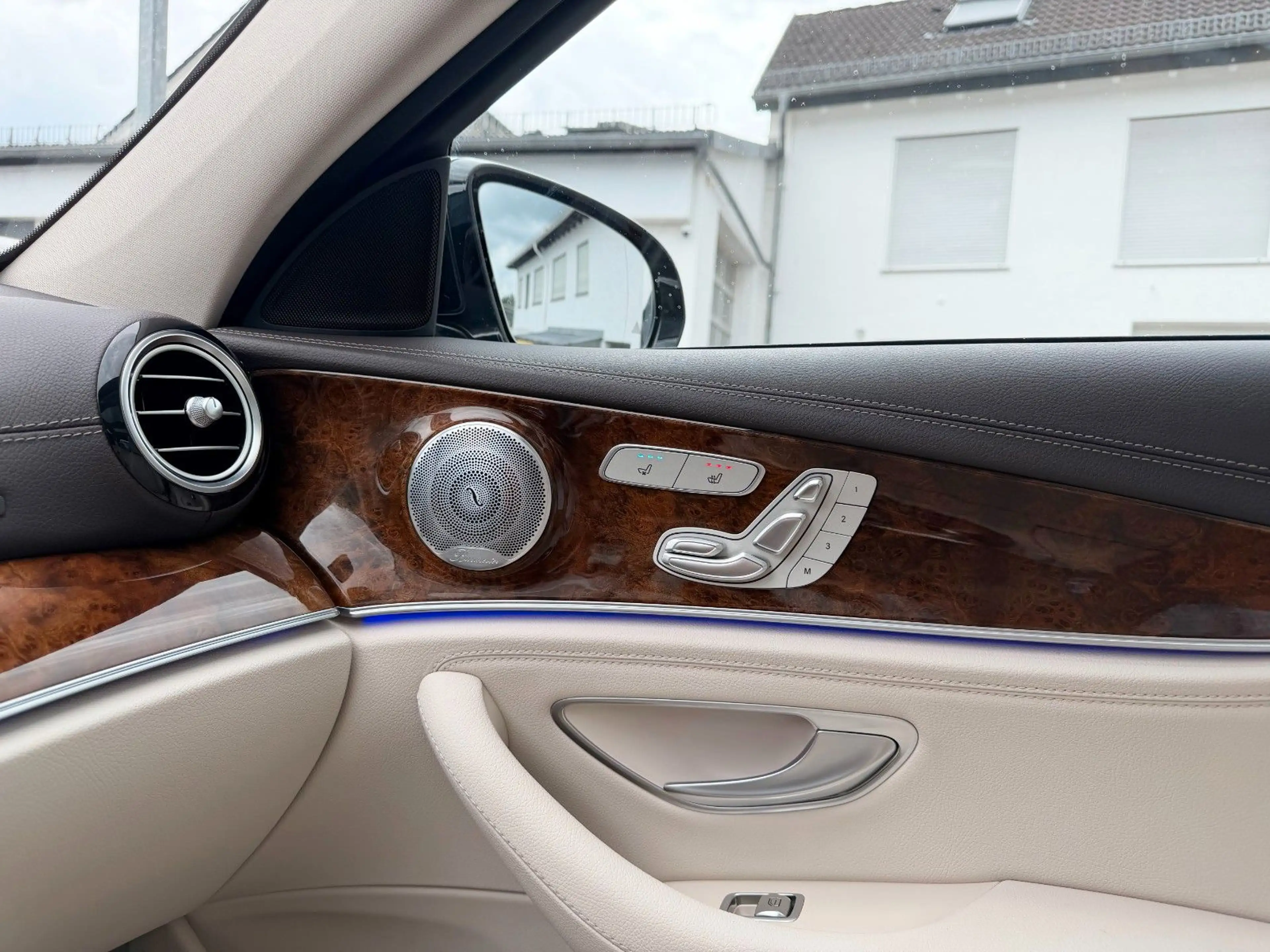 Mercedes-Benz E 450 4M AMG PANO*Massage*Sitzkl*SoftCl*Burm*HUD — photo 13