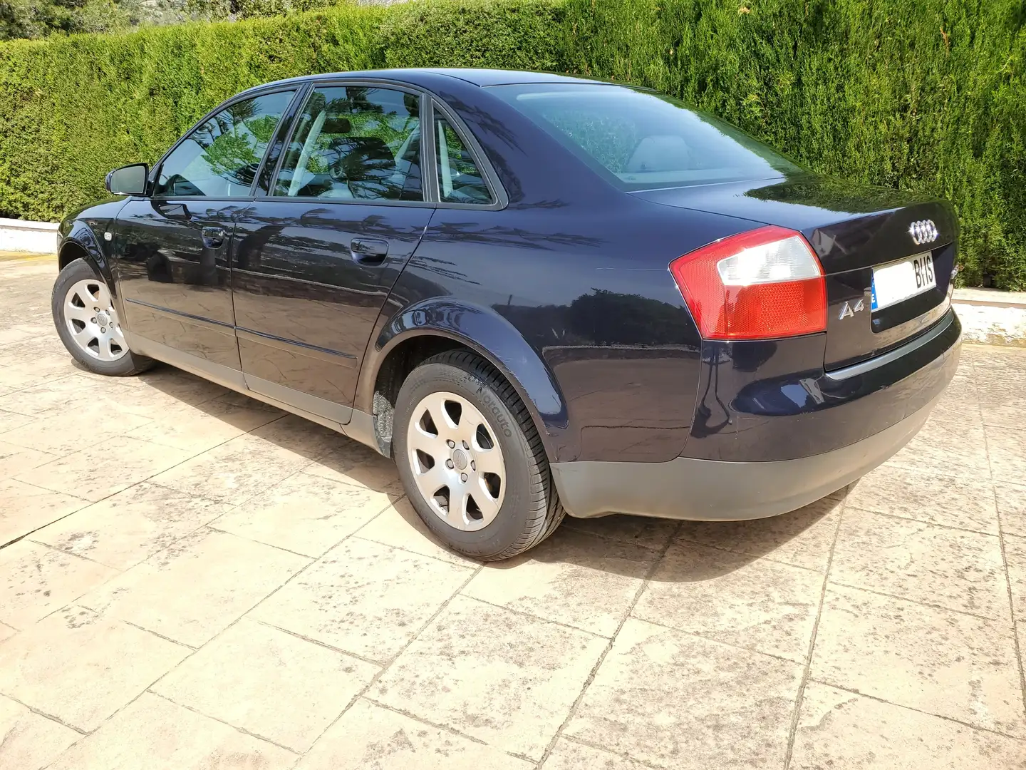 Audi A4 1.9TDI Синій - 1