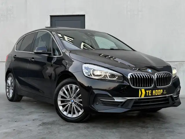 BMW 225 CarPlay * Panoramadak * Head-Up * Harman Kardon * Comfort Access * Camera * Leder * Elektrische Zetels Memory*