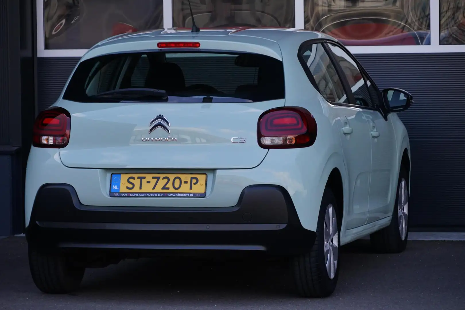 Citroen C3 1.2 PureTech Feel, NL, CarPlay, PDC, clima, cruise Groen - 2