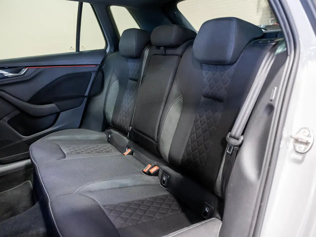 Skoda Kamiq 1.0 TSI Sport Business / 110pk / Panorama dak / Ac, миниатюра 9