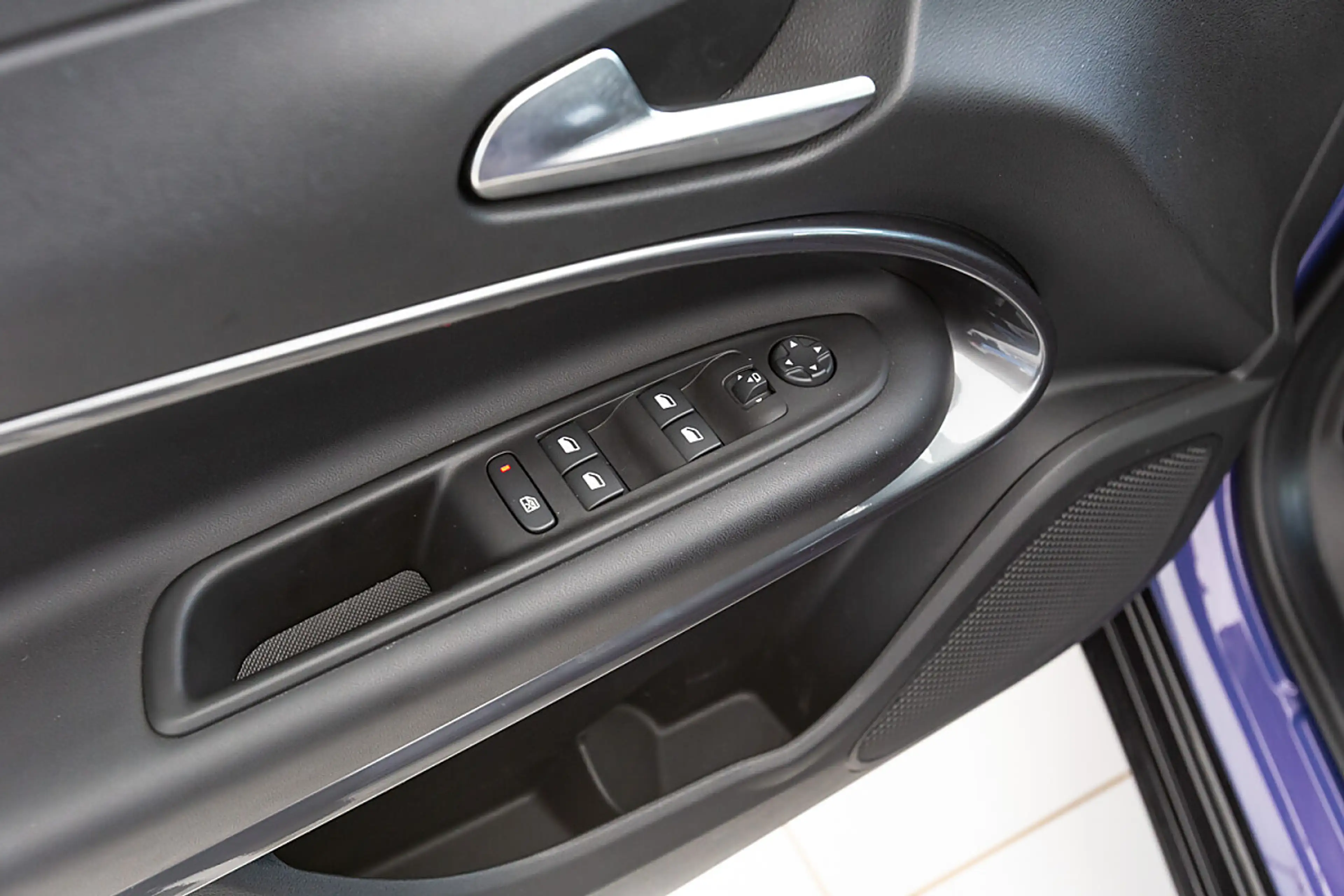 Abarth 600e Turismo — photo 11
