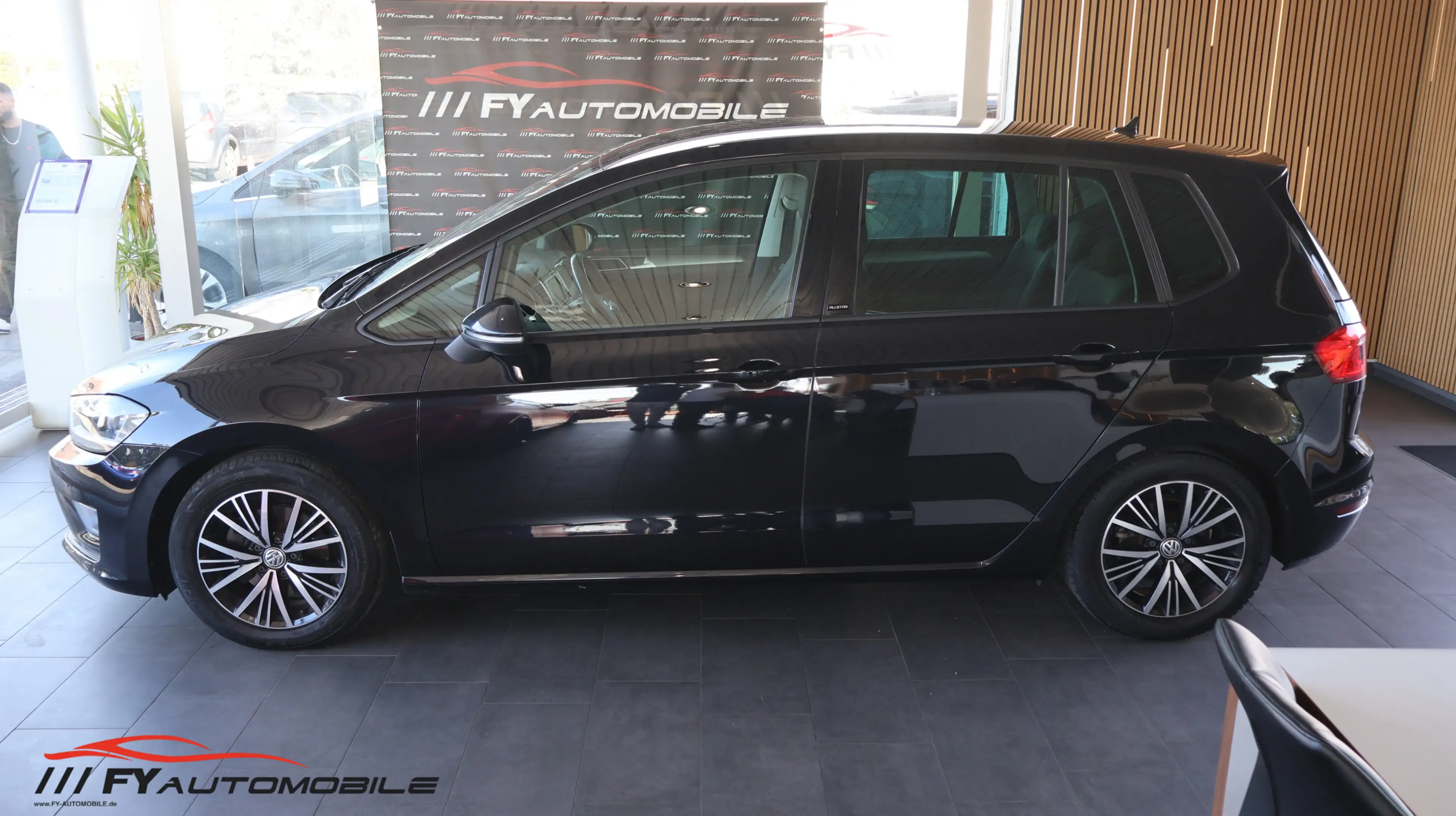 Volkswagen Golf Sportsvan Allstar BMT Start-Stop — photo 2