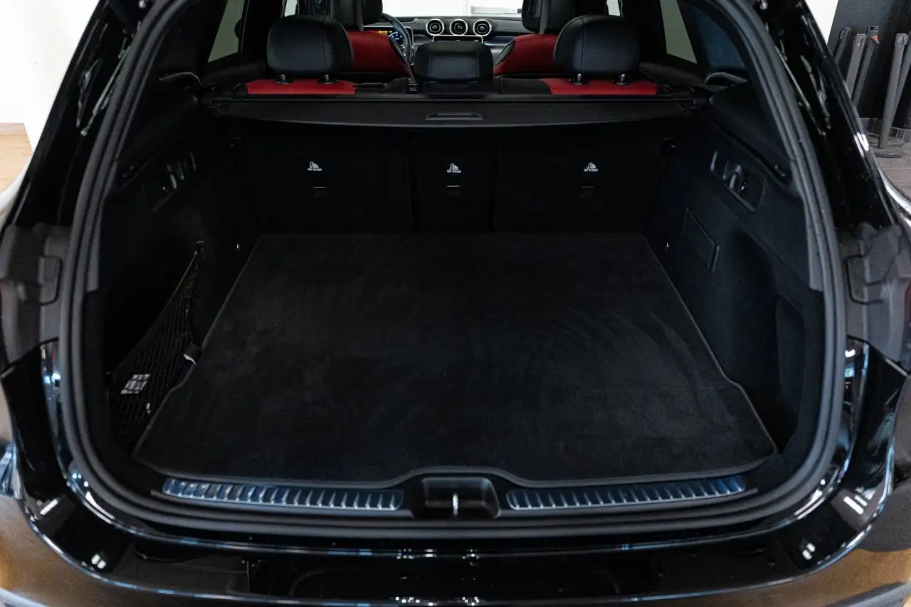 Mercedes-Benz GLC снимка Mercedes-Benz GLC