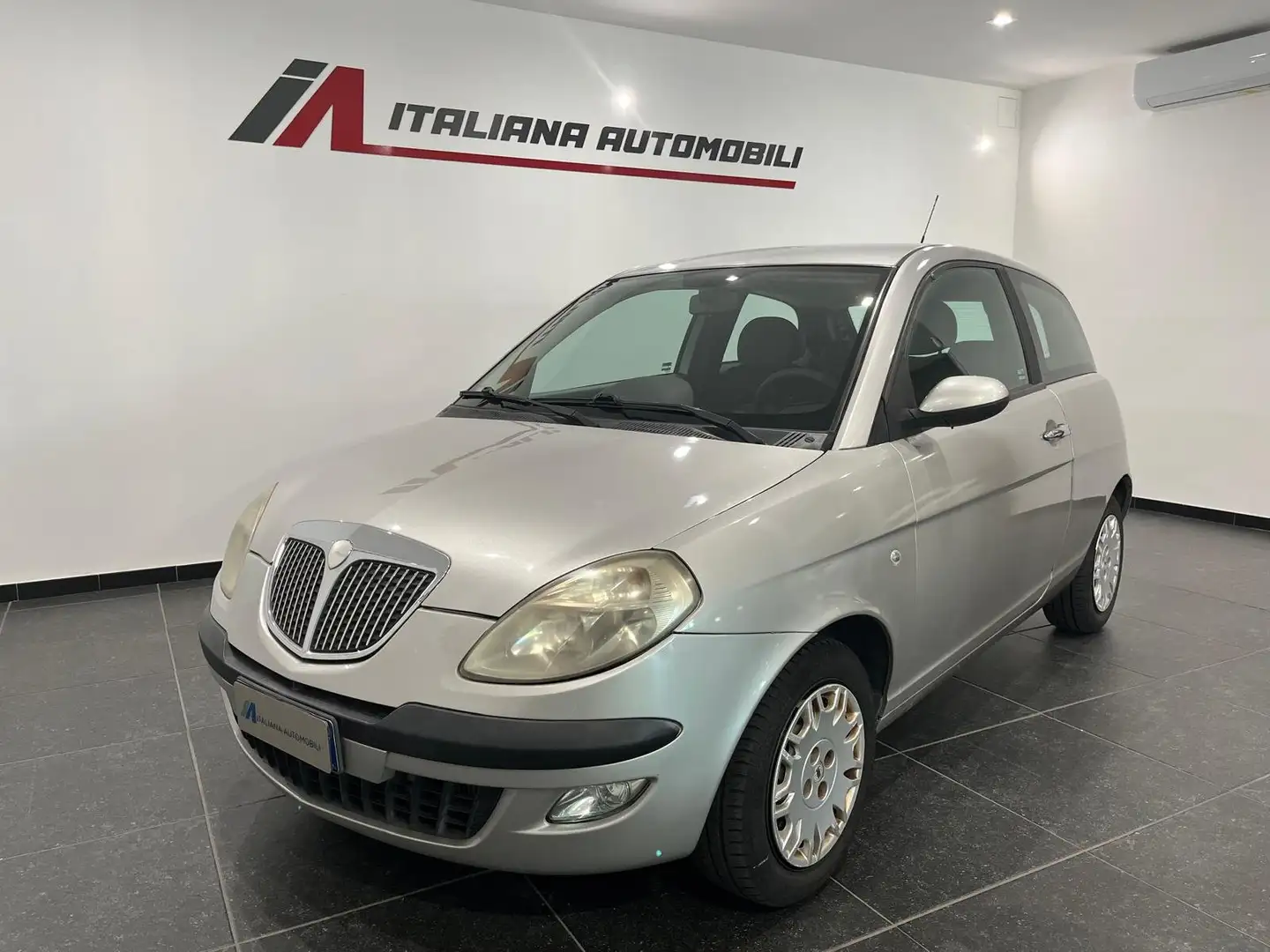 Lancia Ypsilon Ypsilon 1.3 mjt Argento Grijs - 1