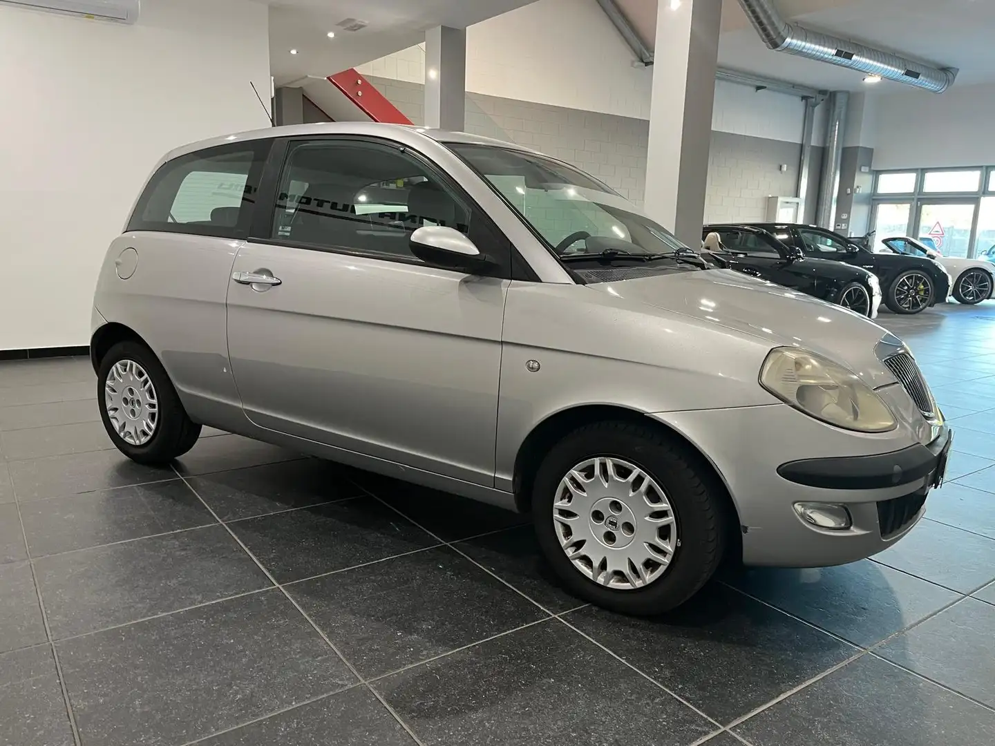 Lancia Ypsilon Ypsilon 1.3 mjt Argento Grijs - 2