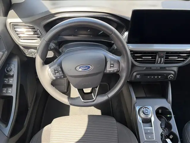 Ford Focus view 15