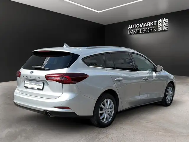 Ford Focus view 8