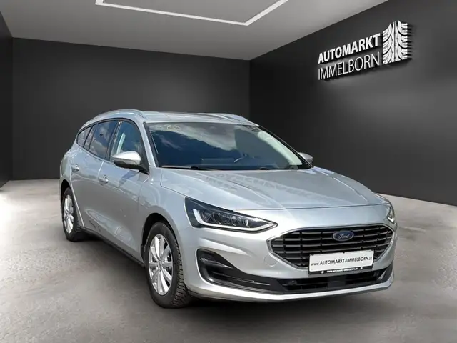 Ford Focus view 2