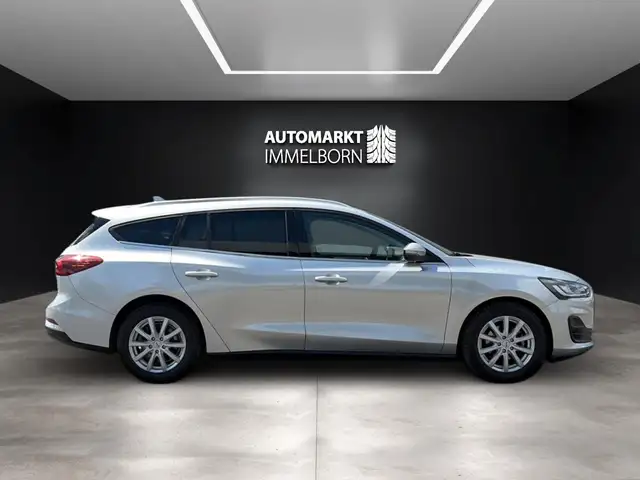 Ford Focus view 11
