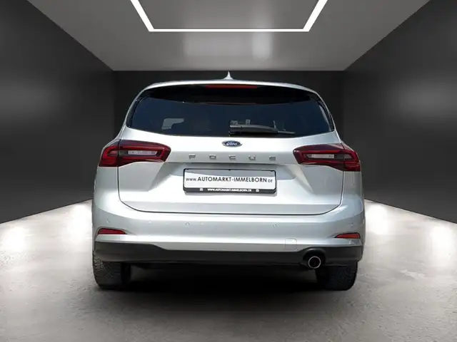 Ford Focus view 10