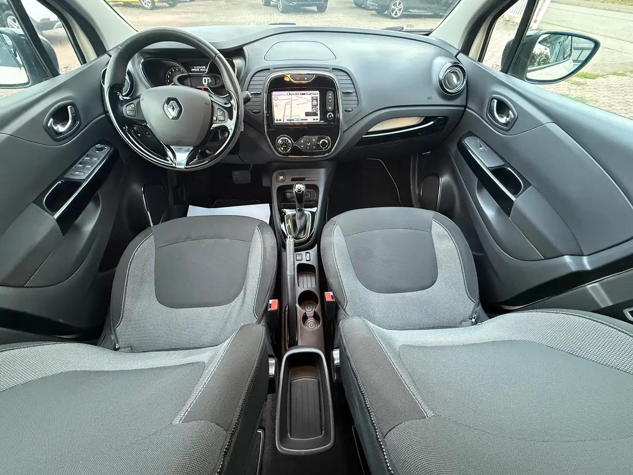 Renault Captur — photo 11