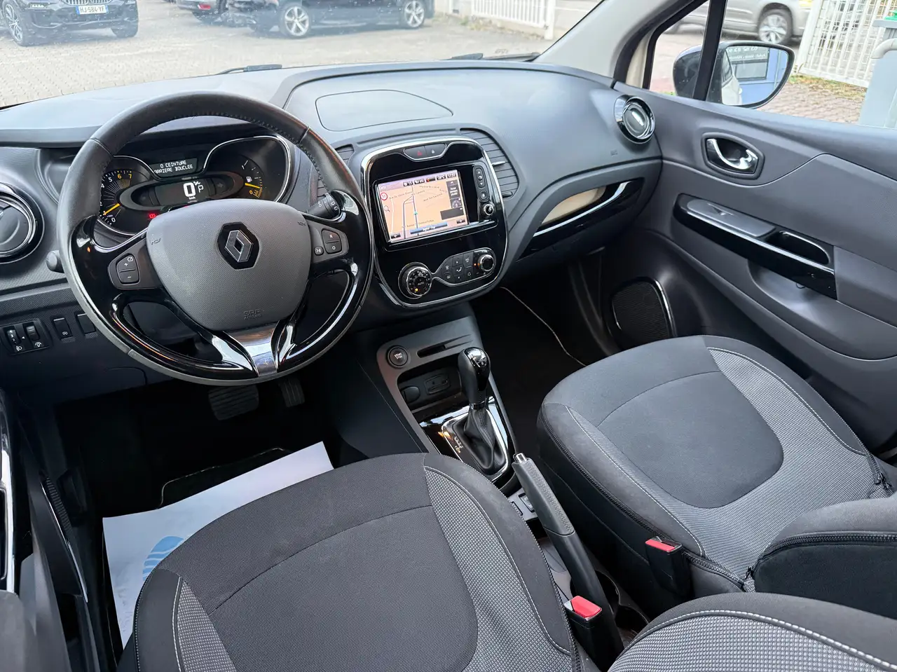 Renault Captur — photo 12