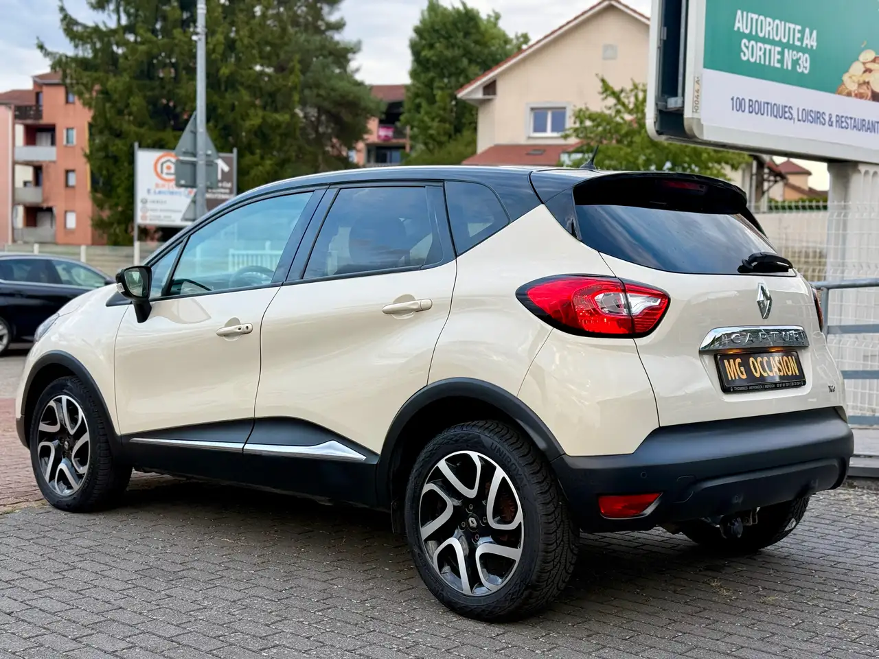 Renault Captur — photo 10