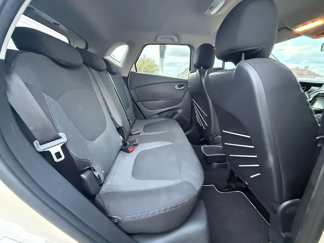 Renault Captur — photo 13