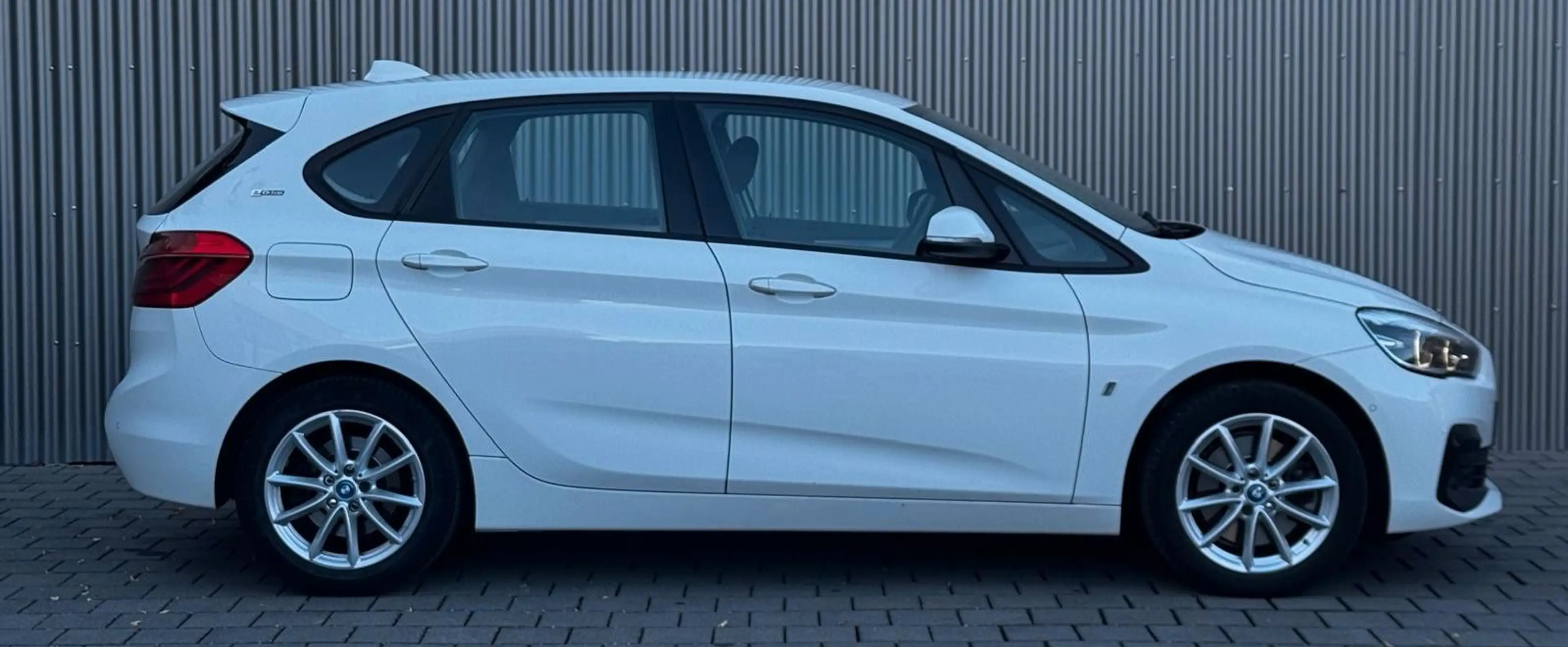 BMW 225 xe Active Tourer  Advantage Tempomat SHZ LED — photo 4