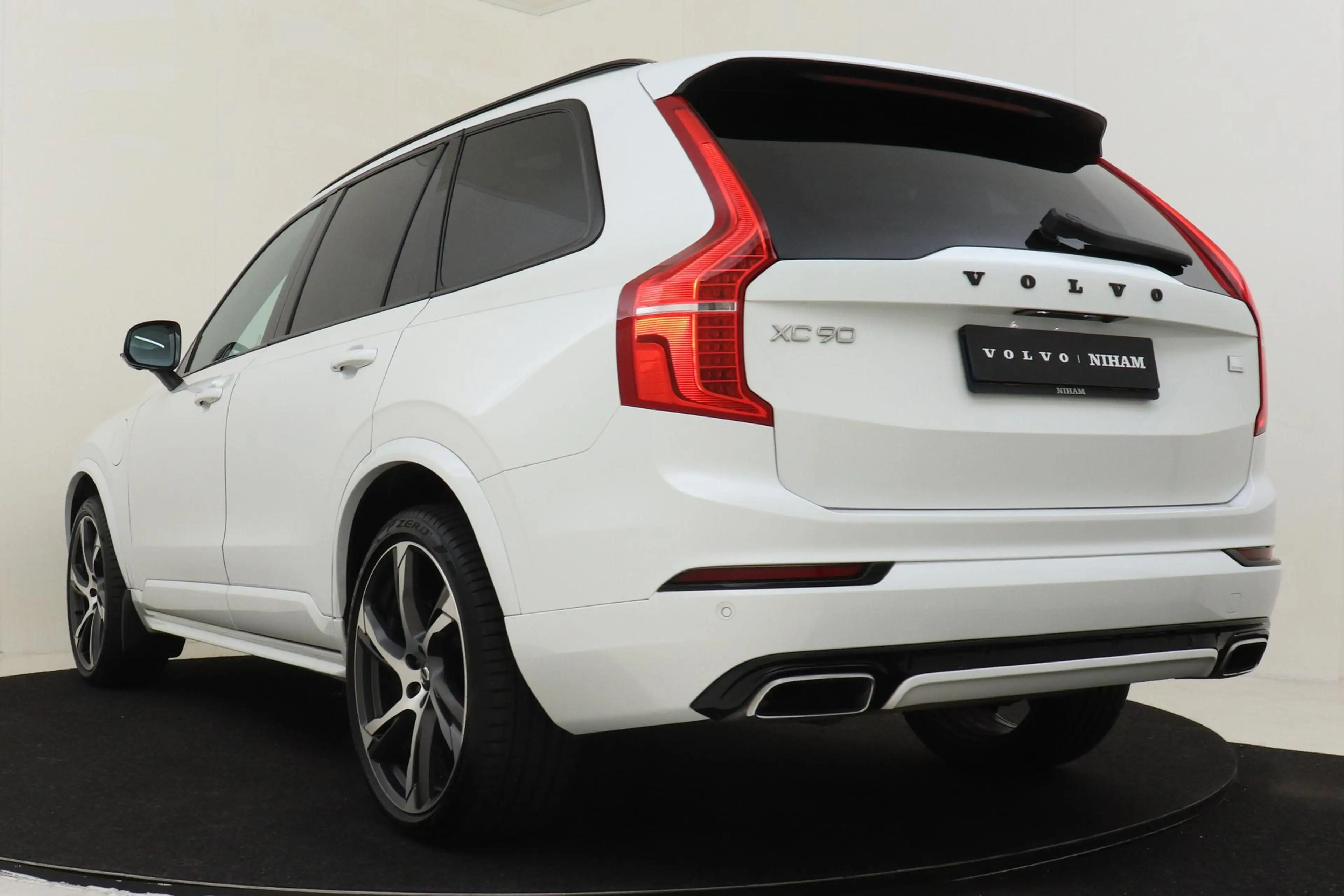 Volvo XC90 T8 RECHARGE AWD R-DESIGN -PANO.DAK|HARMAN/KARDON|3 — photo 5