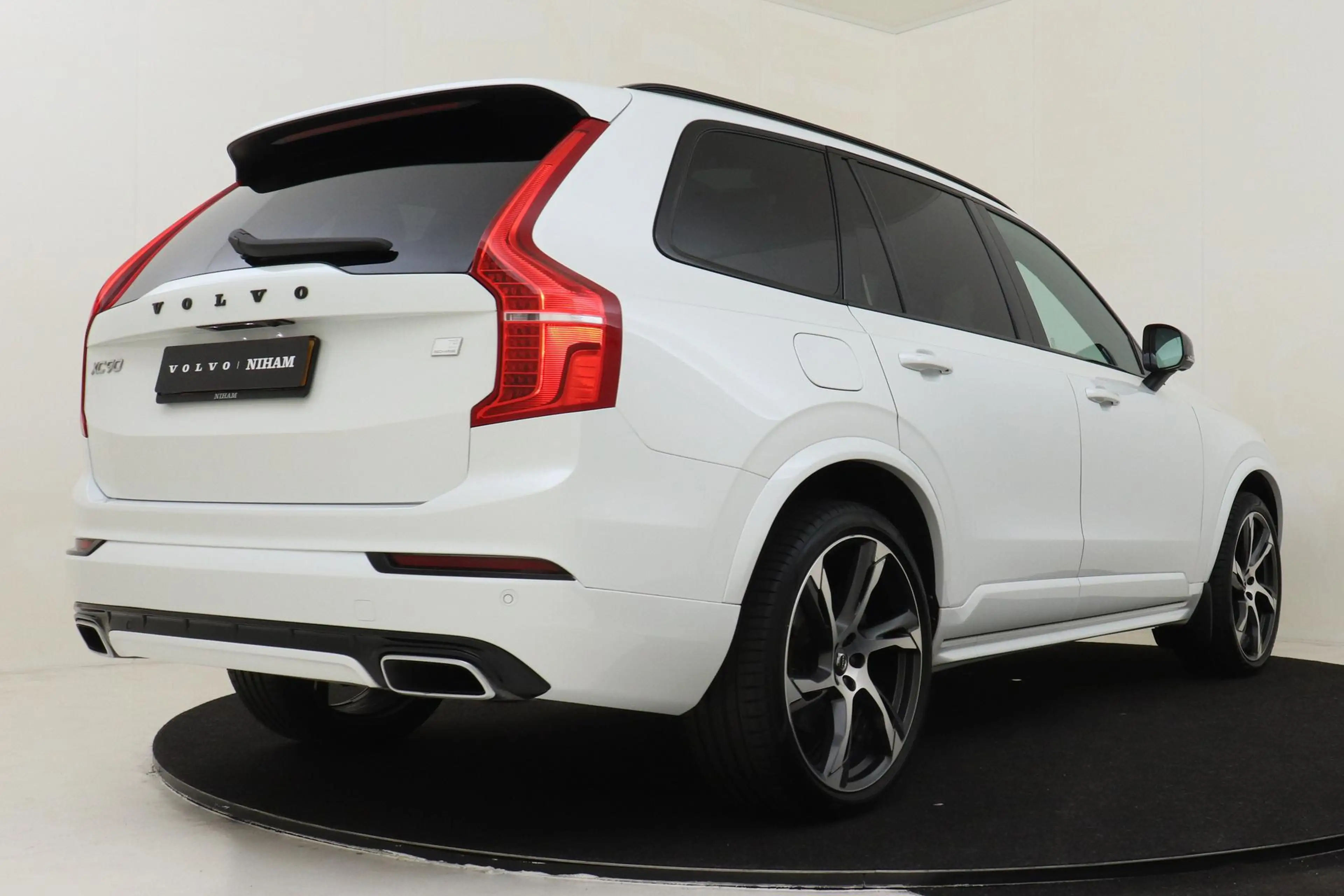 Volvo XC90 T8 RECHARGE AWD R-DESIGN -PANO.DAK|HARMAN/KARDON|3 — photo 3