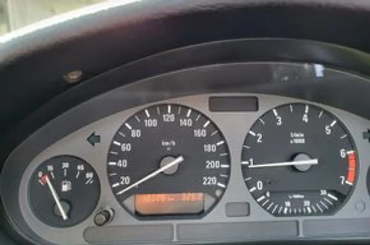 BMW 318i Cabrio Österreich-Paket, foto 12