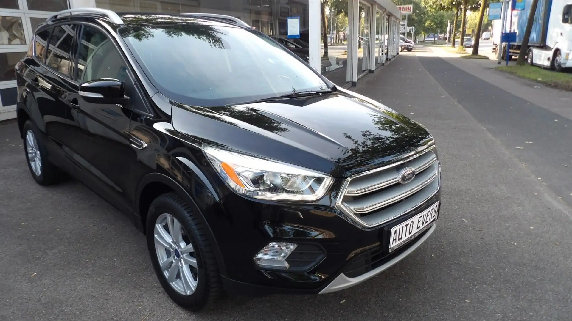 Ford Kuga Business Edition Noir - 1