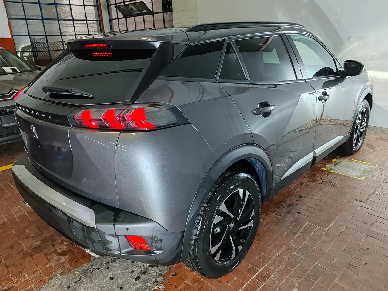 Peugeot 2008 1.2 130cv Allure EAT8 Navi + Telecamera 4