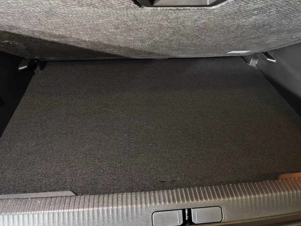 Peugeot 2008 1.2 130cv Allure EAT8 Navi + Telecamera 18