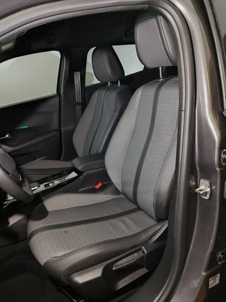 Peugeot 2008 1.2 130cv Allure EAT8 Navi + Telecamera 15