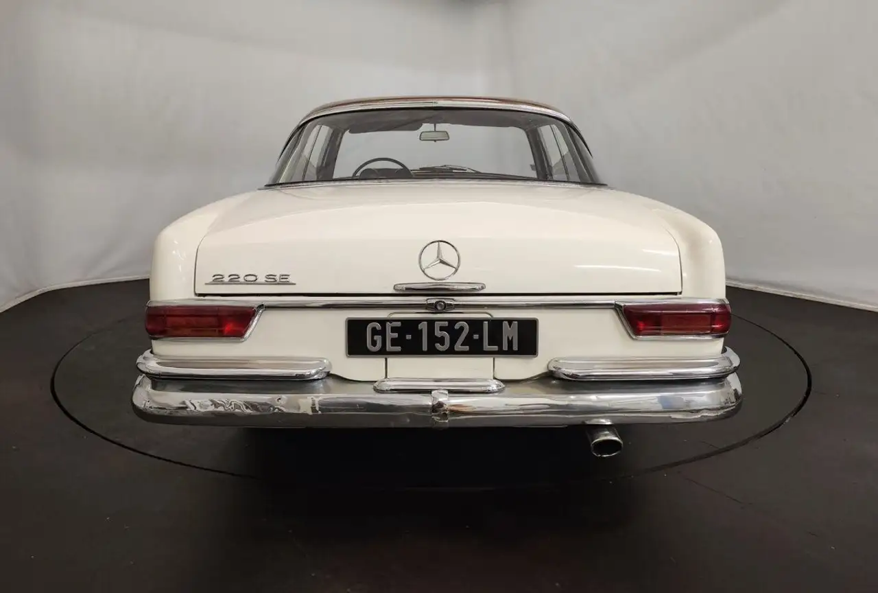 Mercedes-Benz 220 SE coupé, foto 12