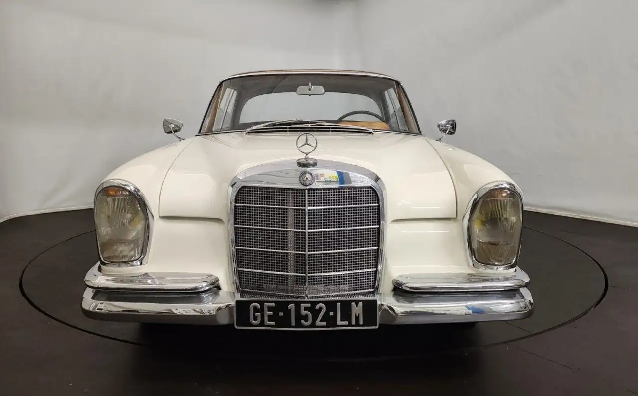 Mercedes-Benz 220 SE coupé, foto 6