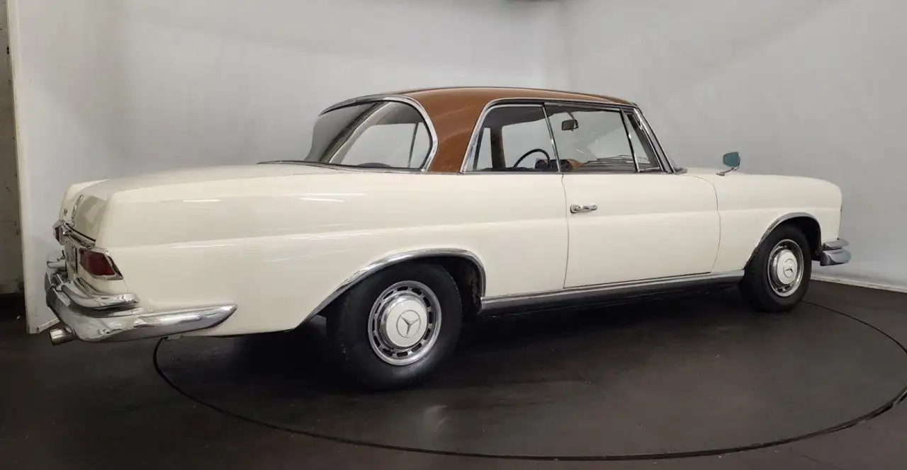 Mercedes-Benz 220 SE coupé, foto 4