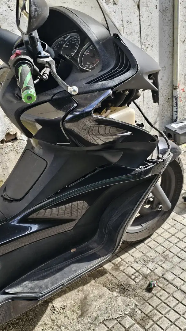 Honda SW-T 400 Fekete - 2