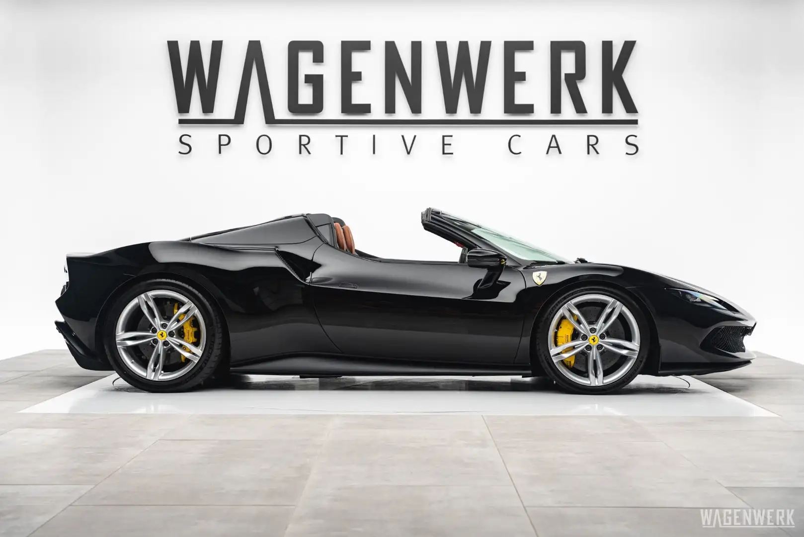 Ferrari 296 GTS CAPRISTO RACINGSITZE LIFT CARBONLENKRAD KAMERA Schwarz - 2