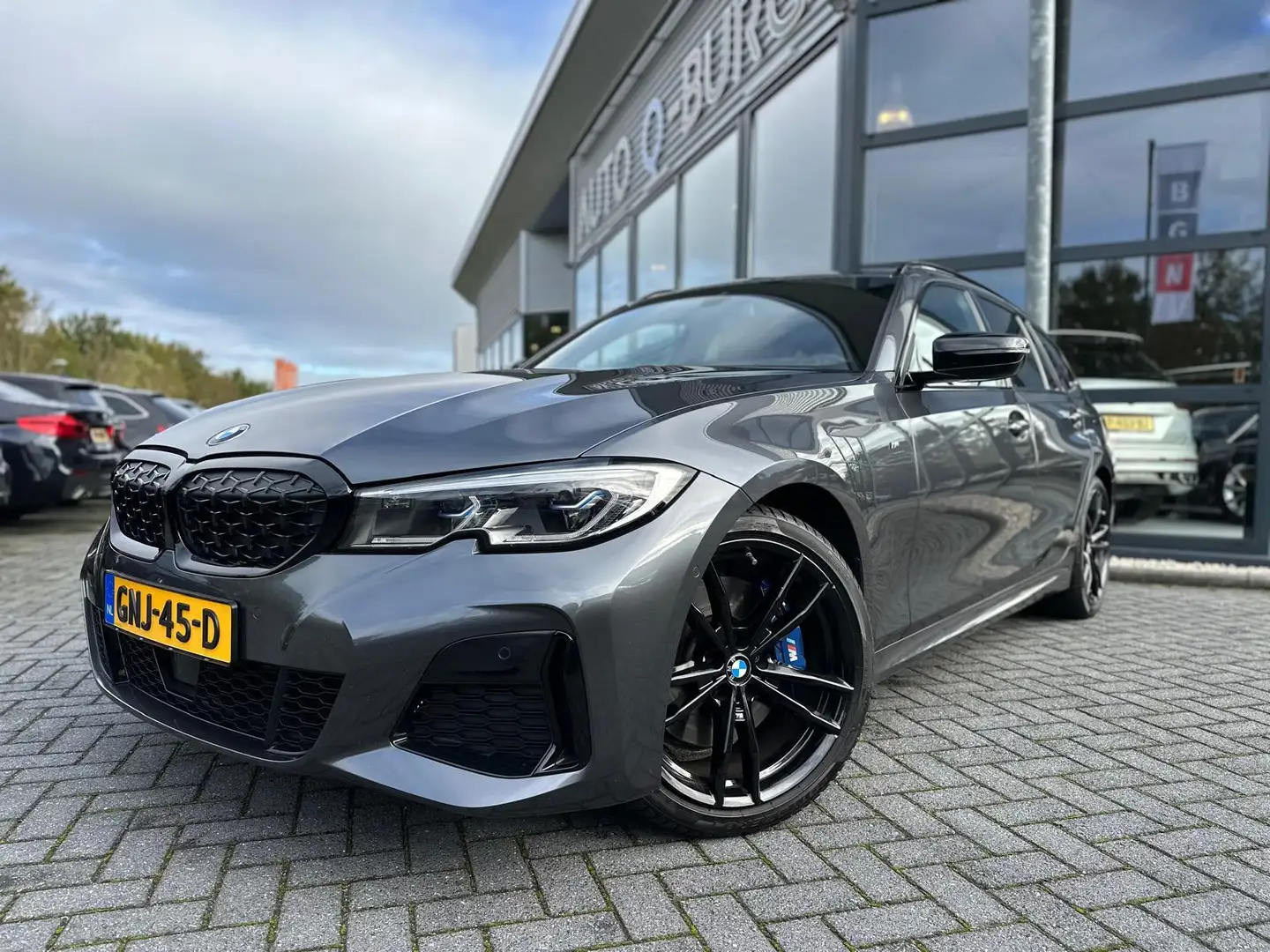 BMW 340 3-serie Touring M340i xDrive High Executive | M Pa Grijs - 2