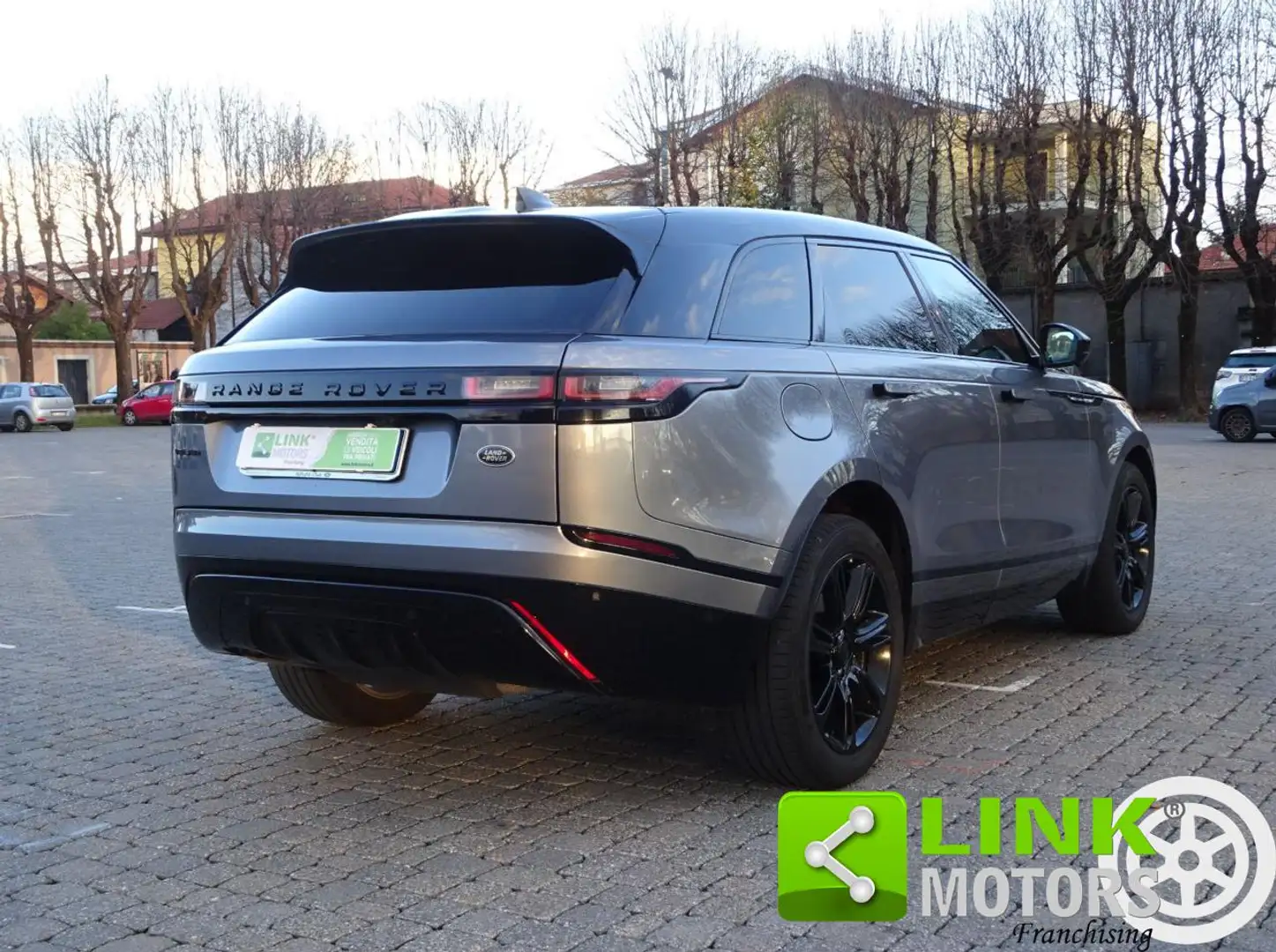 Land Rover Range Rover Velar 2.0D I4 240 CV R-Dynamic Grigio - 2