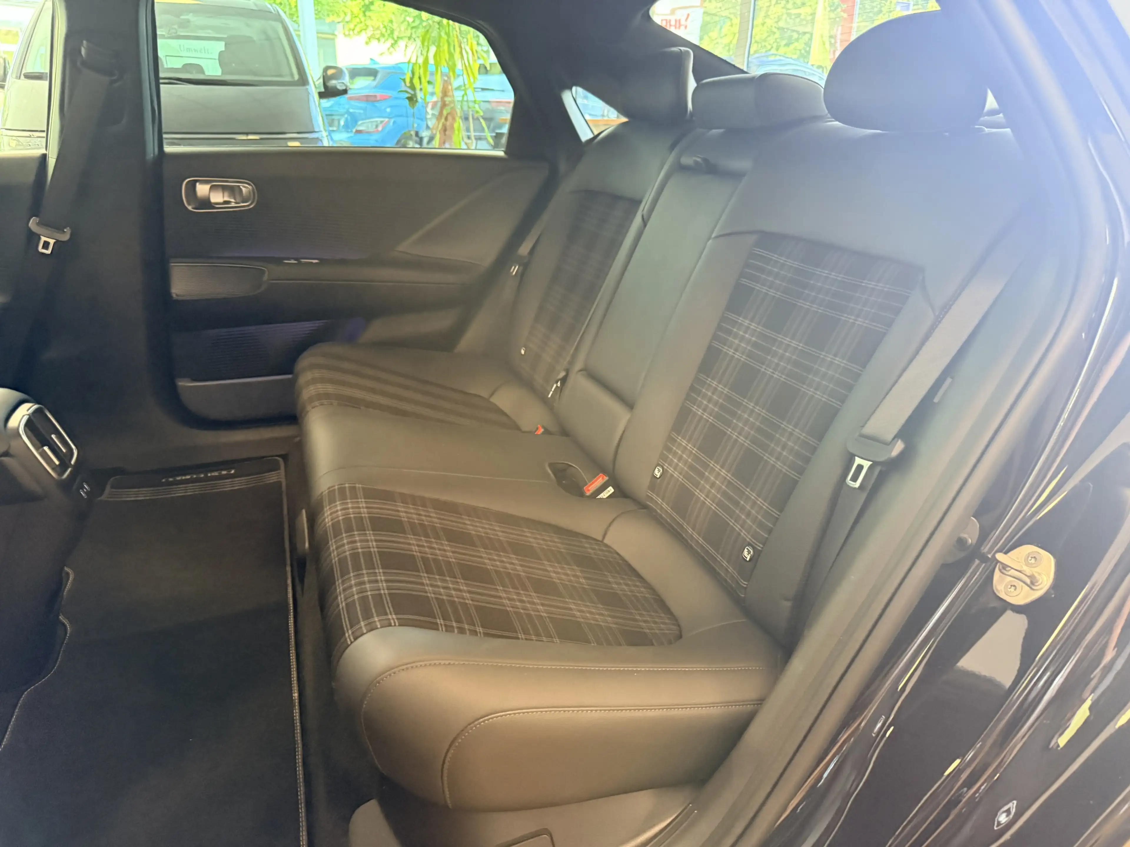 Hyundai IONIQ 6 First Edition*BOSE*HUD*ACC*SHZ*360*Pano* — photo 12