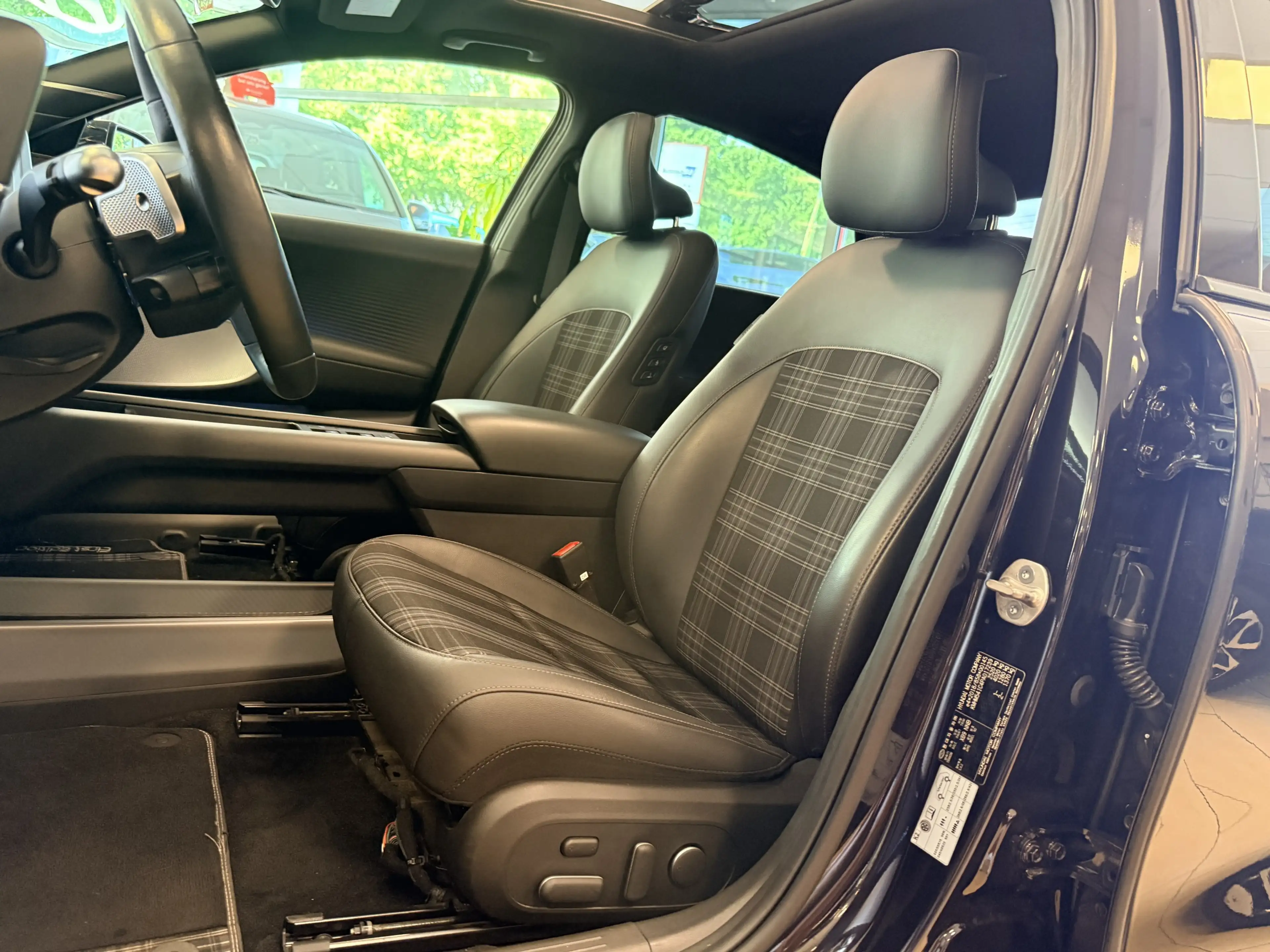 Hyundai IONIQ 6 First Edition*BOSE*HUD*ACC*SHZ*360*Pano* — photo 13