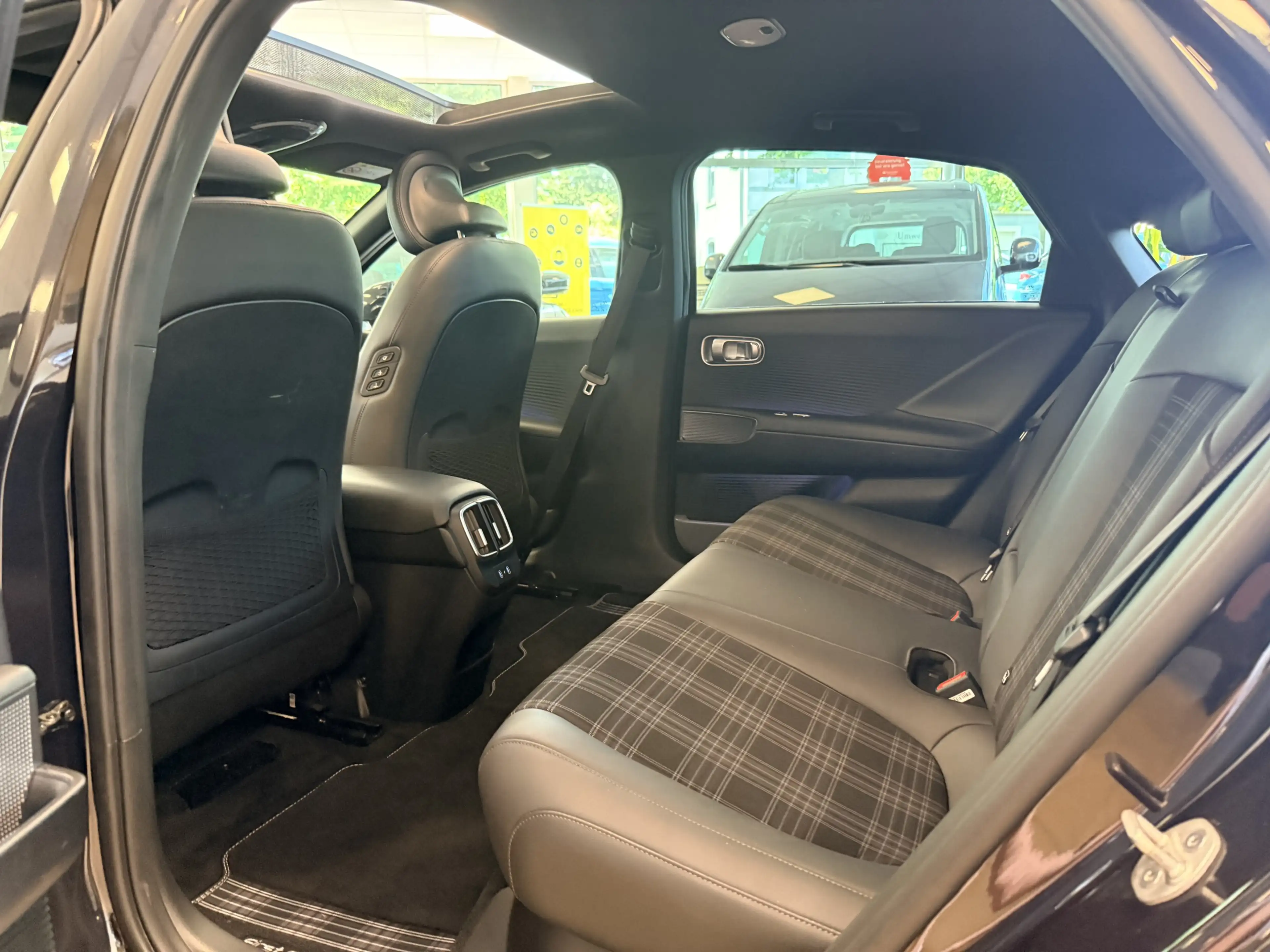 Hyundai IONIQ 6 First Edition*BOSE*HUD*ACC*SHZ*360*Pano* — photo 11