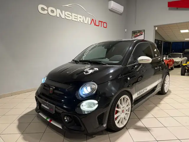 Abarth 695 695 1.4 t-jet ESSEESSE 180cv AKRAPOVIC