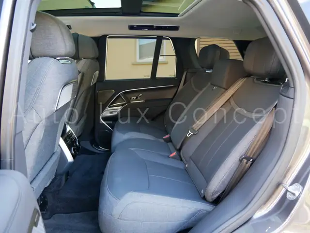 Land Rover Range Rover view 10