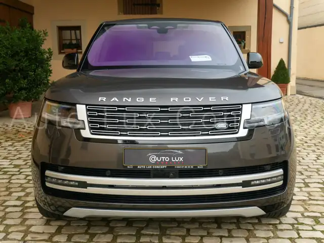 Land Rover Range Rover view 2