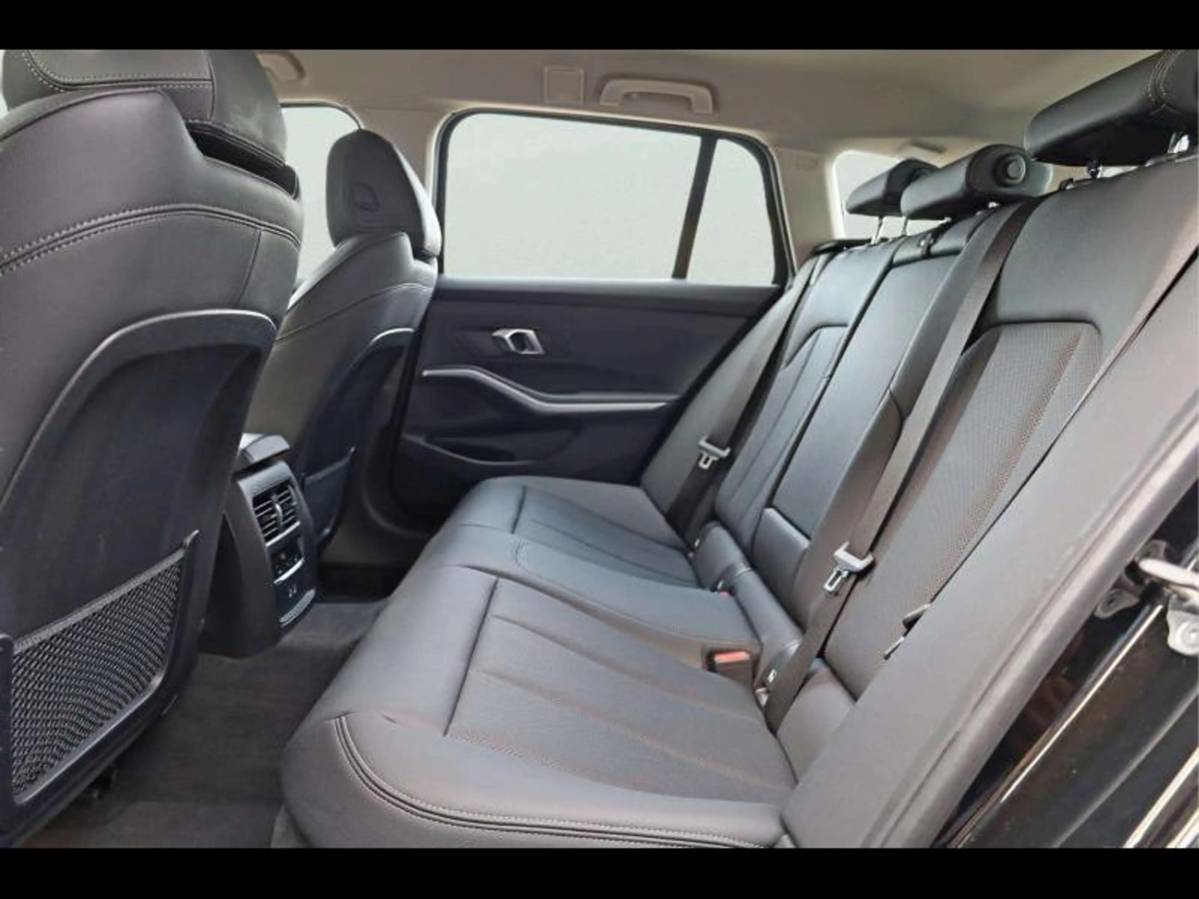 BMW 316 d Touring — photo 10